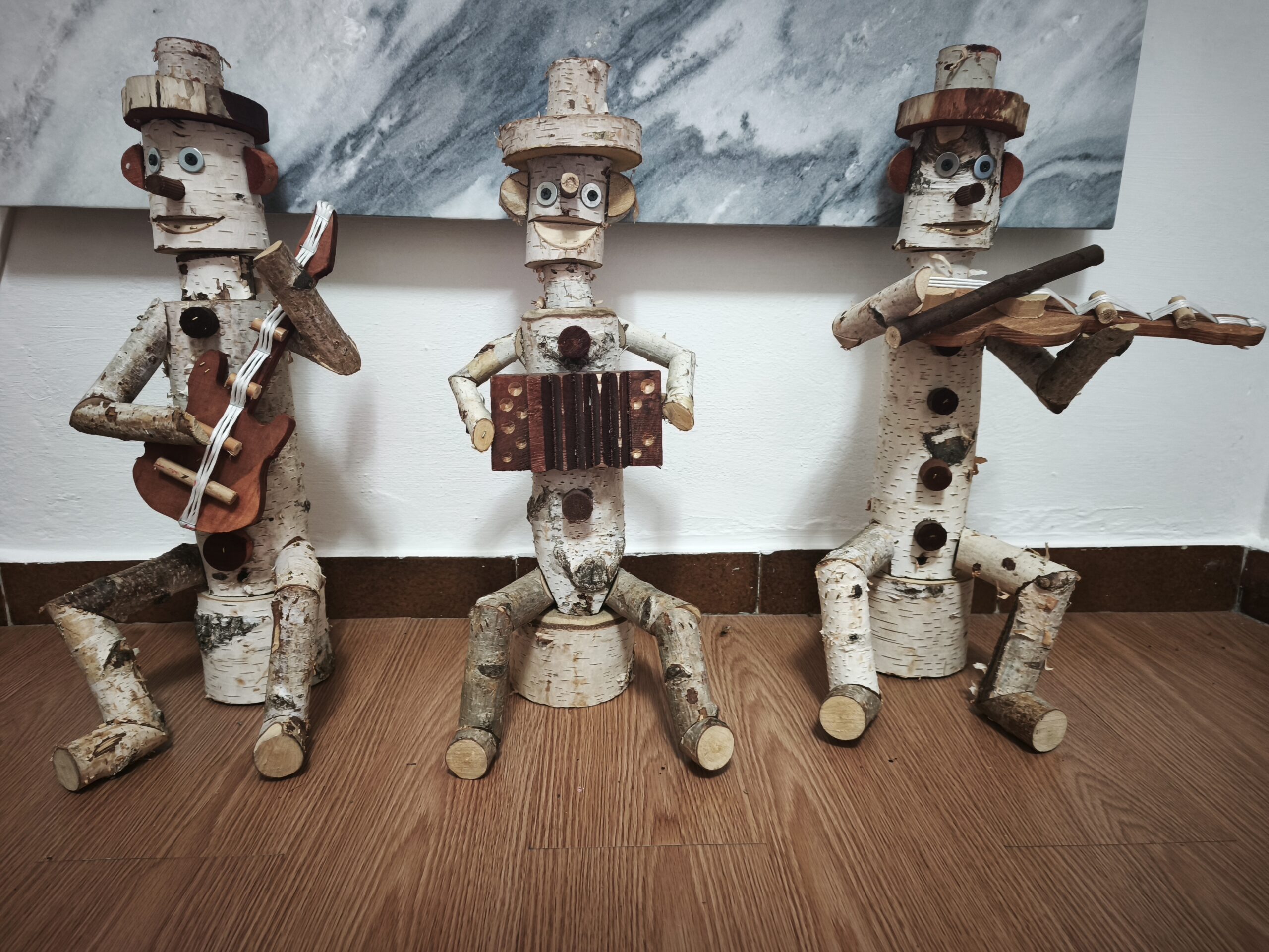 Trio musicisti in betulla